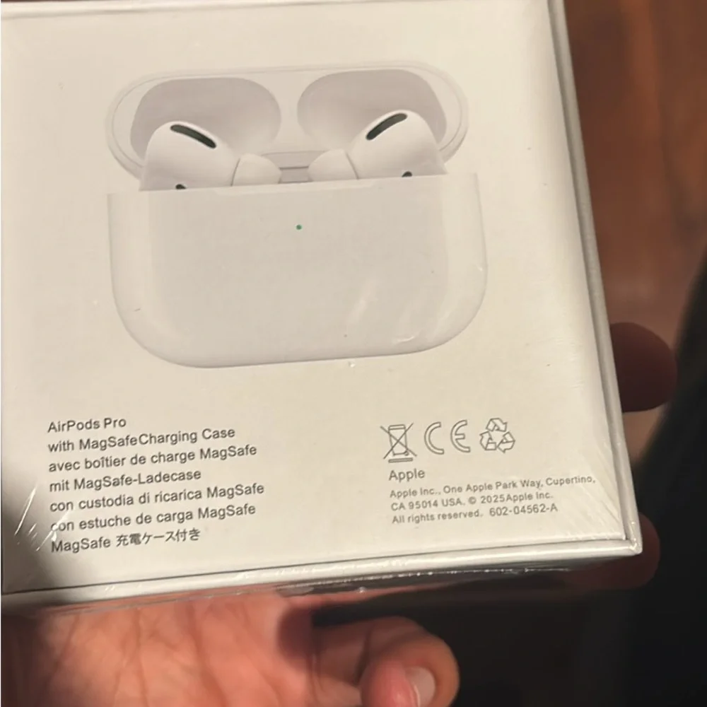 Apple AirPods Pro with MagSafe Case - White